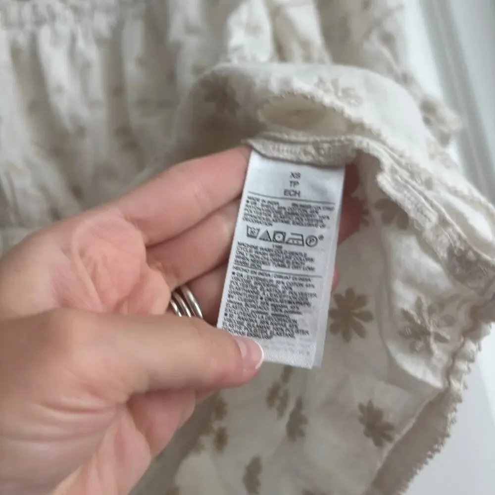 Old Navy Puff Sleeve‎ Smocked Prairie Cottage Milkmaid Embroidered Babydoll Top